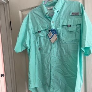 Teal Columbia fishing shirt with tags